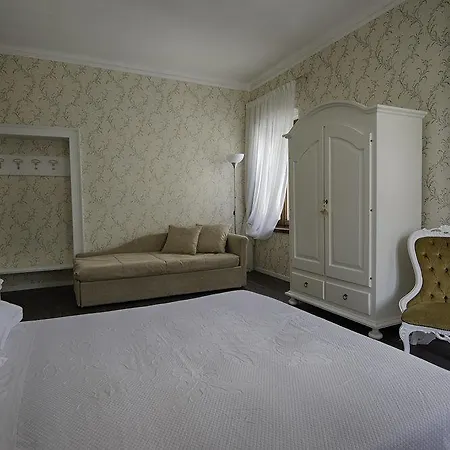 Relais Cheri Bed & Breakfast